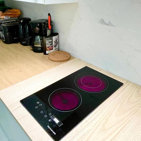 Newly Renovated Studio, Separate Entrance Монреал Екстериор снимка